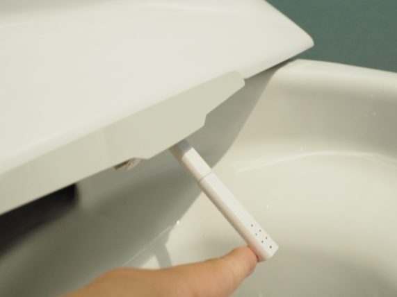 リクシルのトイレのウォシュレット掃除