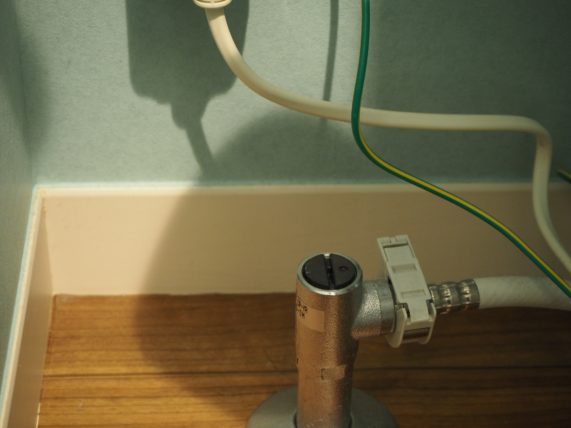 トイレ掃除のやり方はまず止水栓を止める